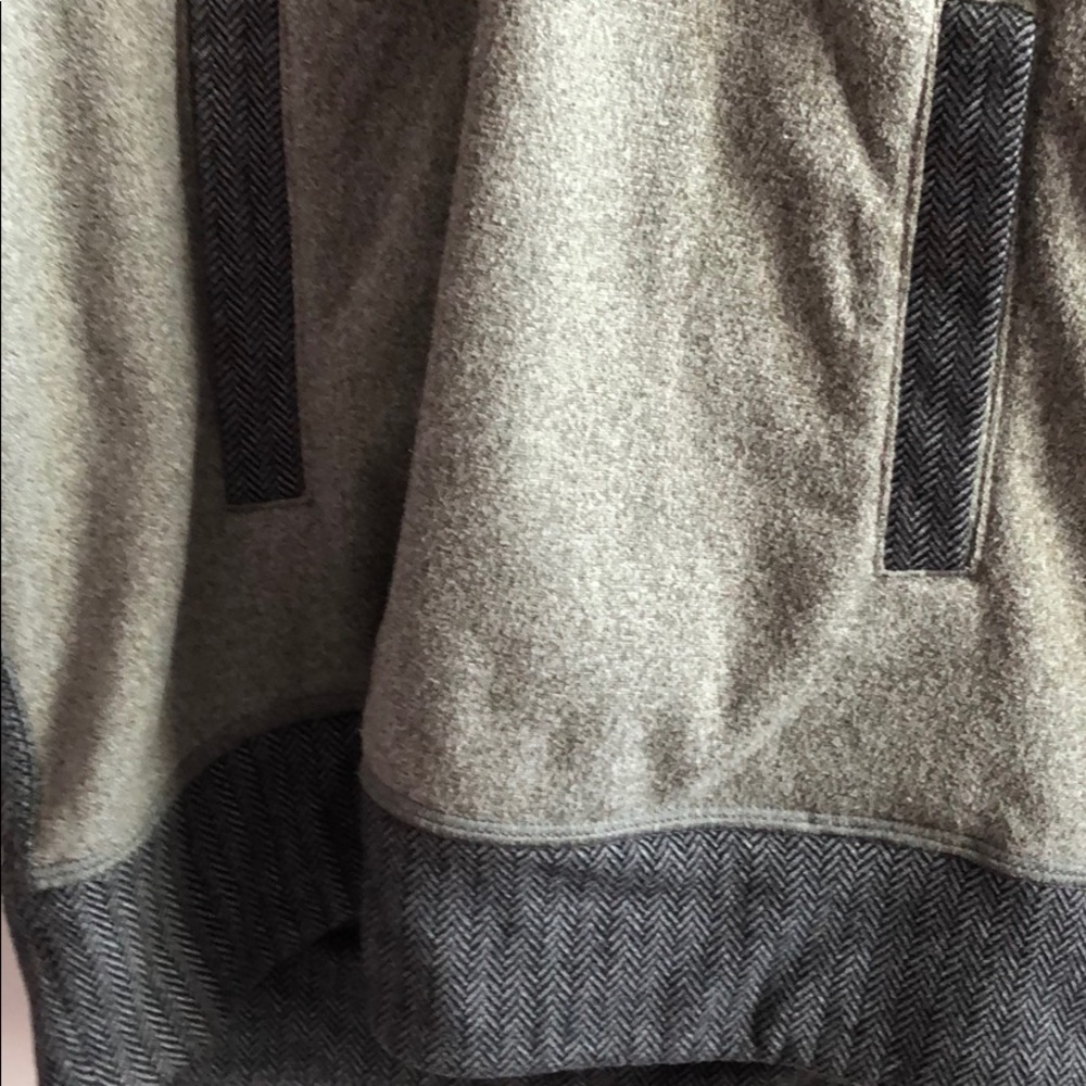 Ivivva pullover - Picture 3 of 4
